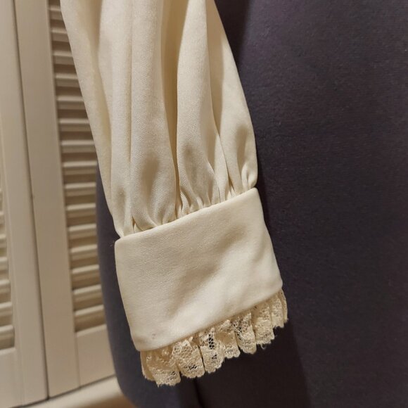 Vintage 70's Ivory Victorian Style Knit Fabric Blouse XSP - Picture 7 of 9
